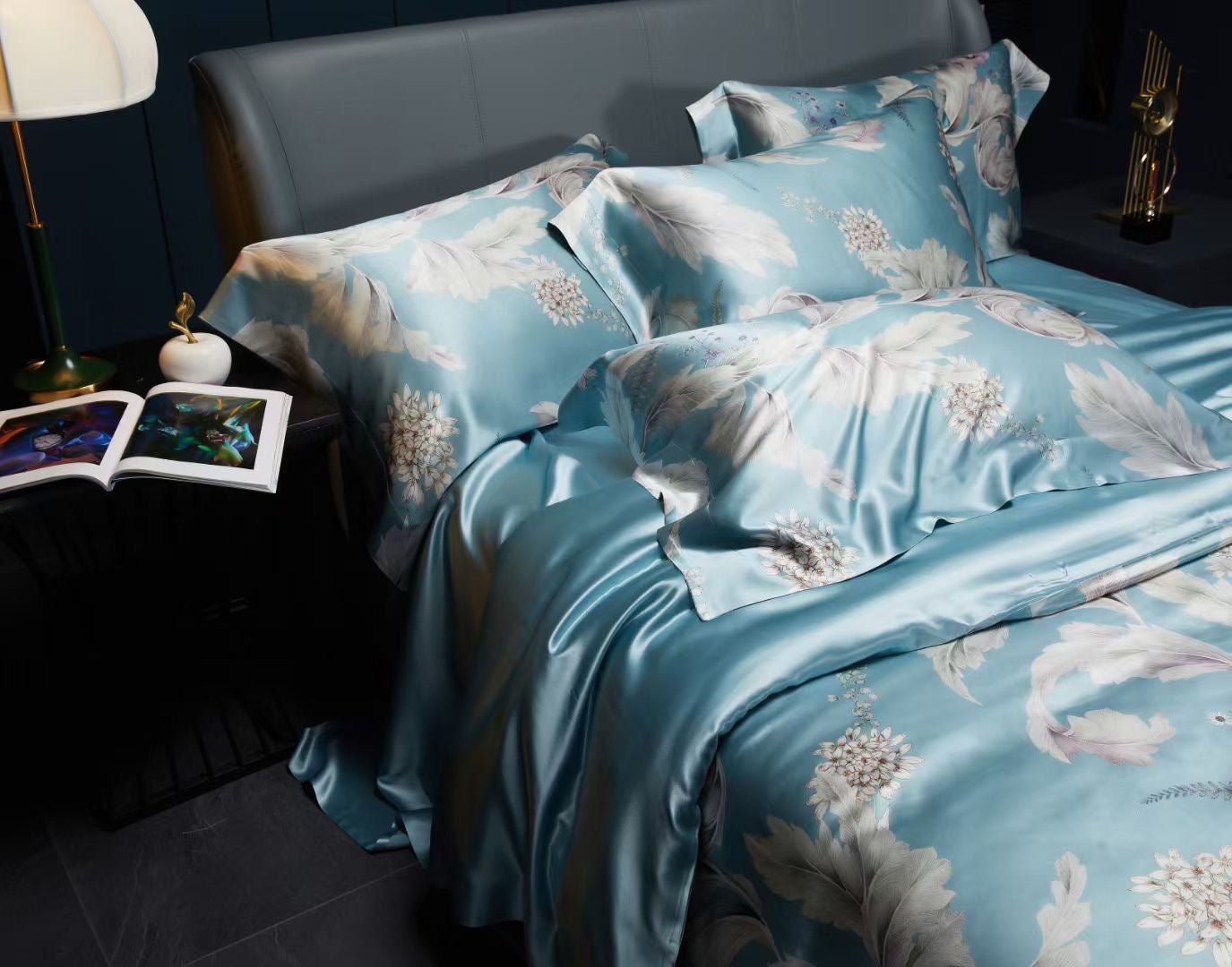 Refreshing - 25 Momme 4-Piece Pure Mulberry Silk Bed Linen Set