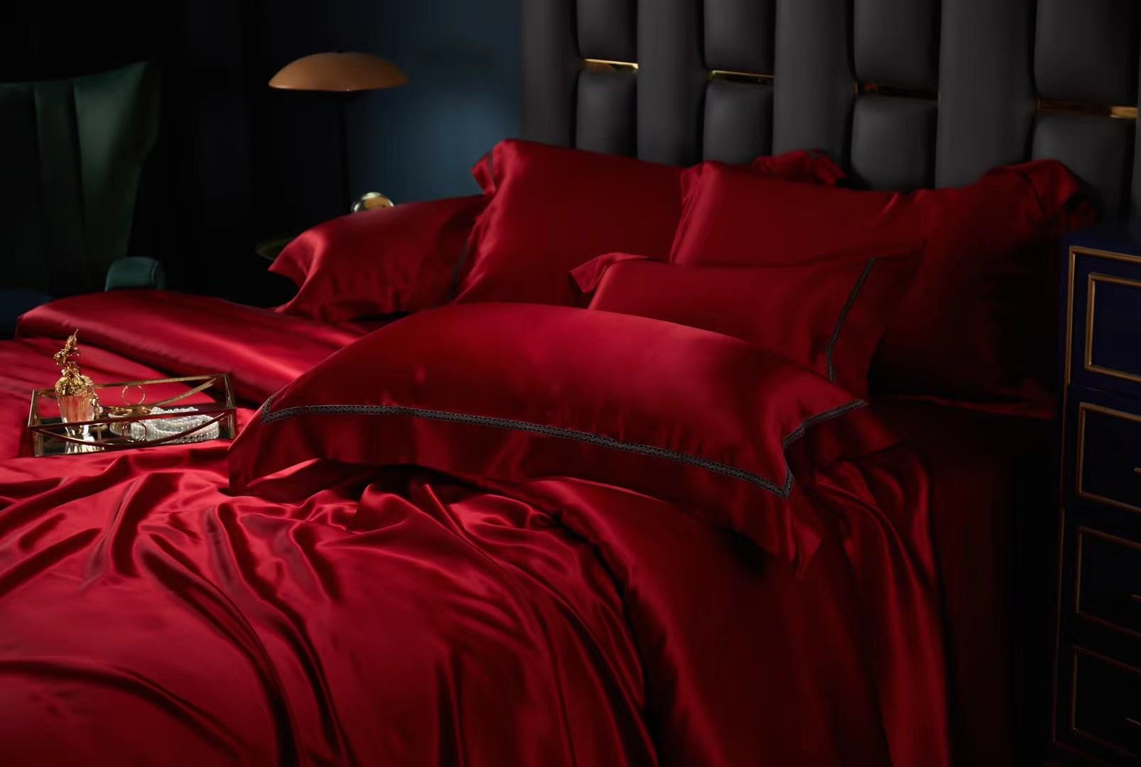 WINE - Lace artisan 25 Momme 4-Piece Pure Mulberry Silk Bed Linen Set