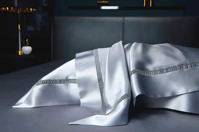 MIST - Lace artisan 30 Momme 4-Piece Pure Mulberry Silk Bed Linen Set