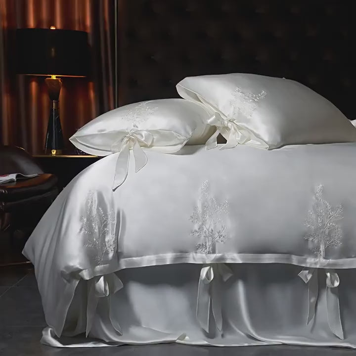 Load video: SUYUEAT - Embroidered 30 Momme Full Silk Set 4pcs, Princess White